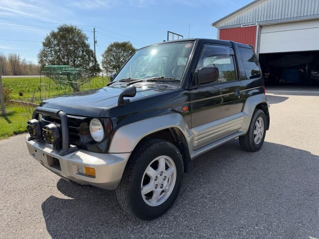1997 Mitsubishi Pajero JDM car for sale — photo 8 of 25