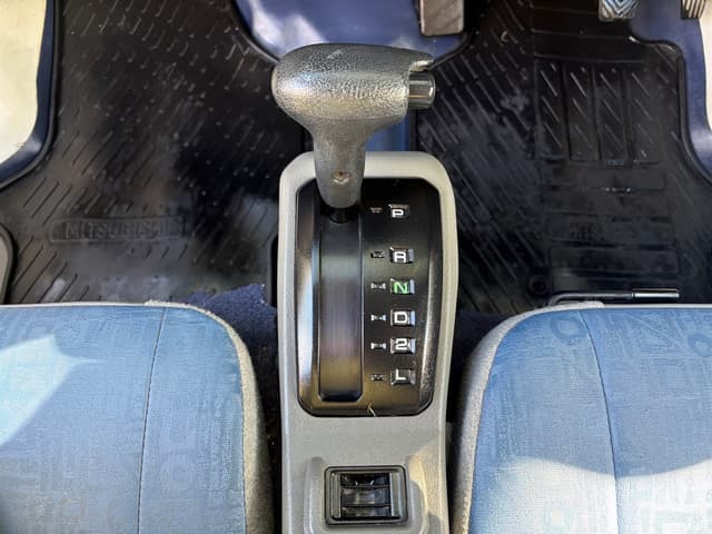 1999 Mitsubishi Minicab JDM car for sale — photo 18 of 19