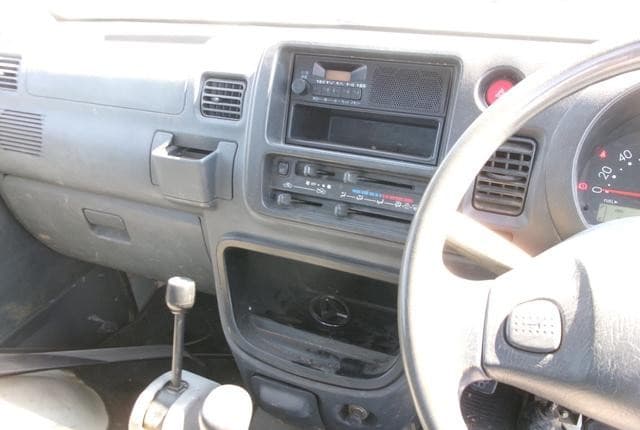 2006 Daihatsu Hijet JDM car for sale — photo 13 of 14