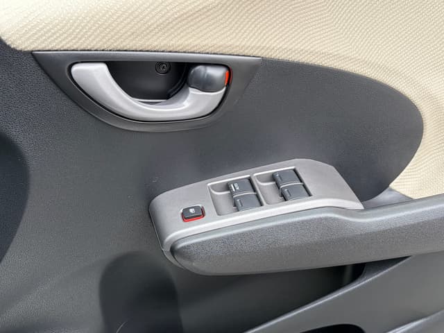 2009 Honda Fit JDM car for sale — photo 16 of 16