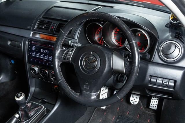 2006 Mazda Axela JDM car for sale — photo 14 of 18