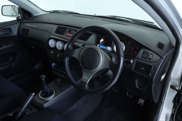 2001 Mitsubishi Lancer JDM car for sale — photo 8 of 25