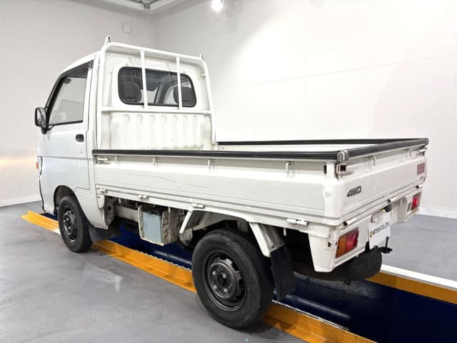 1995 Daihatsu Hijet JDM car for sale — photo 3 of 23