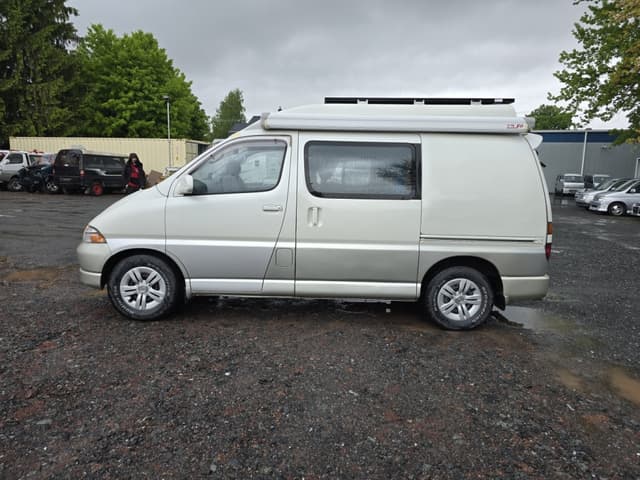 1996 Toyota Granvia JDM car for sale — photo 4 of 14