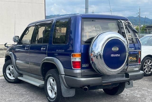 1998 Isuzu Bighorn JDM car for sale — photo 2 of 20