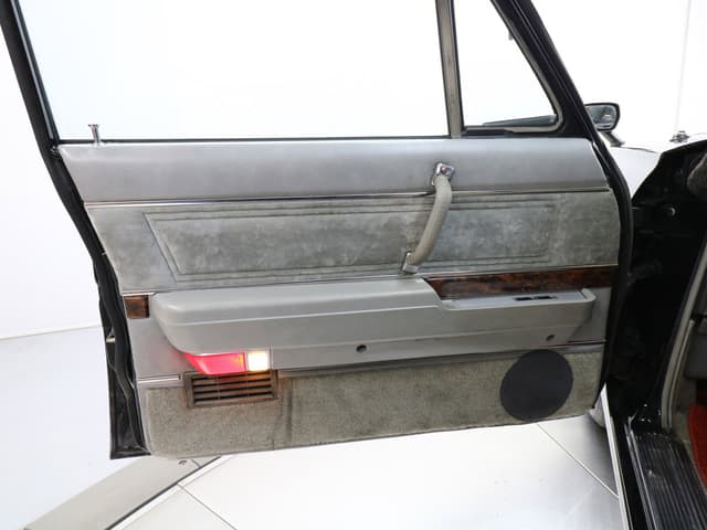 1988 Nissan President JDM car for sale — photo 18 of 25