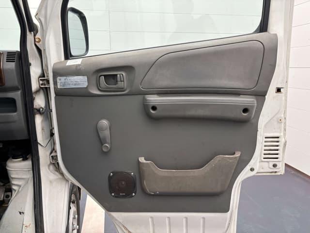 2000 Mitsubishi Minicab JDM car for sale — photo 21 of 25