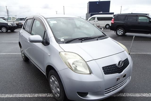 2005 Toyota Vitz JDM car for sale — photo 7 of 25