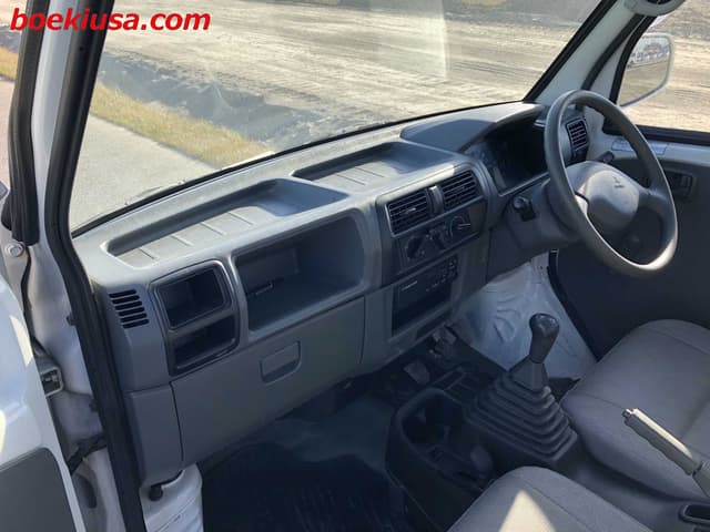 2001 Mitsubishi Minicab JDM car for sale — photo 9 of 22