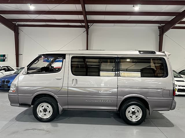 1999 Toyota HiAce JDM car for sale — photo 9 of 14