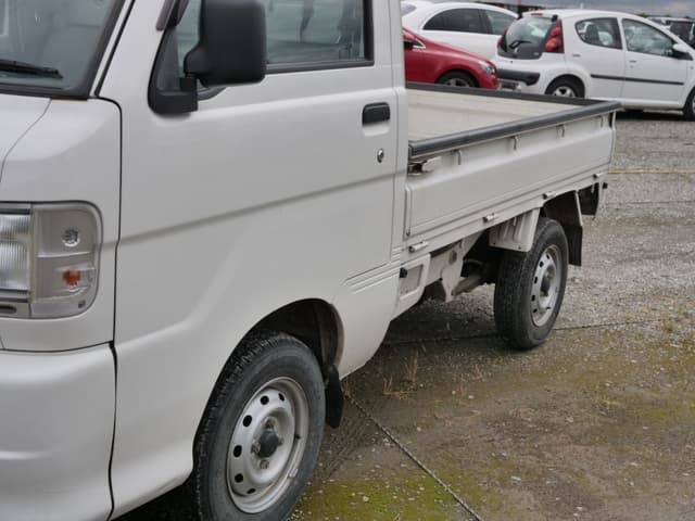 2000 Daihatsu Hijet JDM car for sale — photo 9 of 25