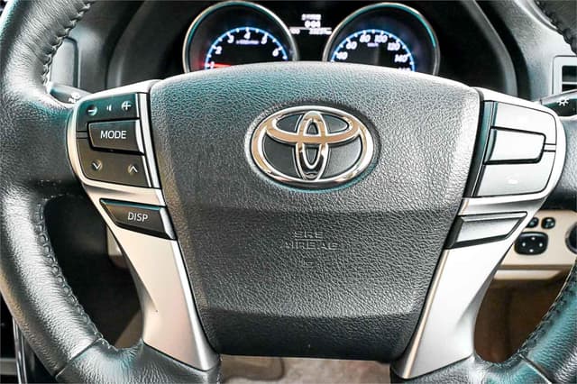 2011 Toyota Mark X JDM car for sale — photo 18 of 25