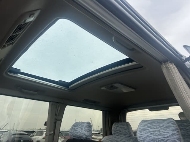 2001 Toyota Grand Hiace JDM car for sale — photo 21 of 25