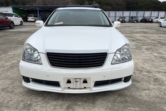 2005 Toyota Crown JDM car for sale — photo 8 of 25
