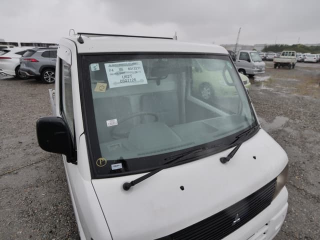2002 Mitsubishi Minicab JDM car for sale — photo 12 of 25
