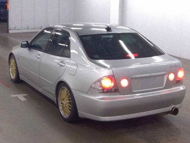 1998 Toyota Altezza JDM car for sale — photo 3 of 6