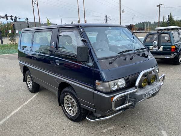 1996 Mitsubishi Delica JDM car for sale — photo 8 of 10