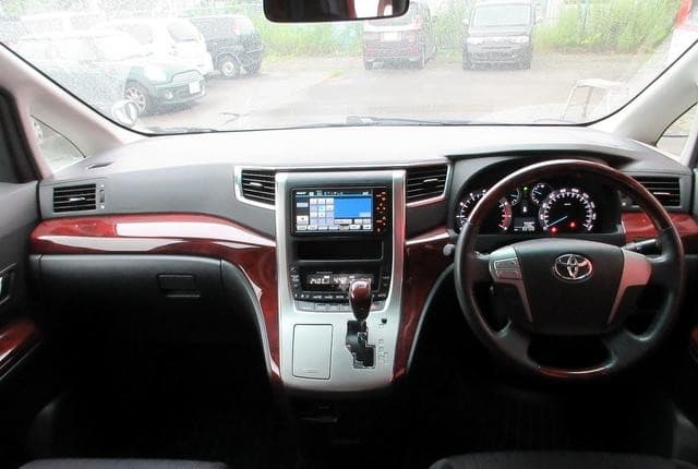 2010 Toyota Vellfire JDM car for sale — photo 9 of 9