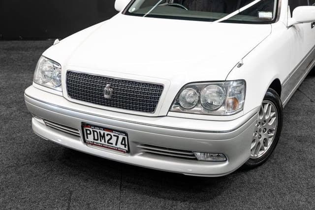 2000 Toyota Crown JDM car for sale — photo 2 of 20