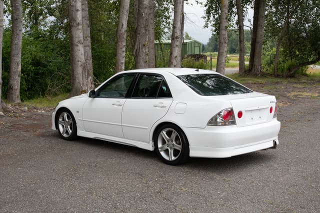 1999 Toyota Altezza JDM car for sale — photo 4 of 14