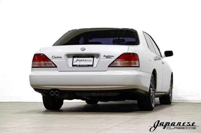 1997 Nissan Gloria JDM car for sale — photo 8 of 25