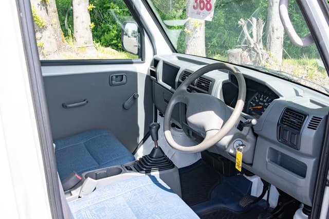 2000 Mitsubishi Minicab JDM car for sale — photo 8 of 14