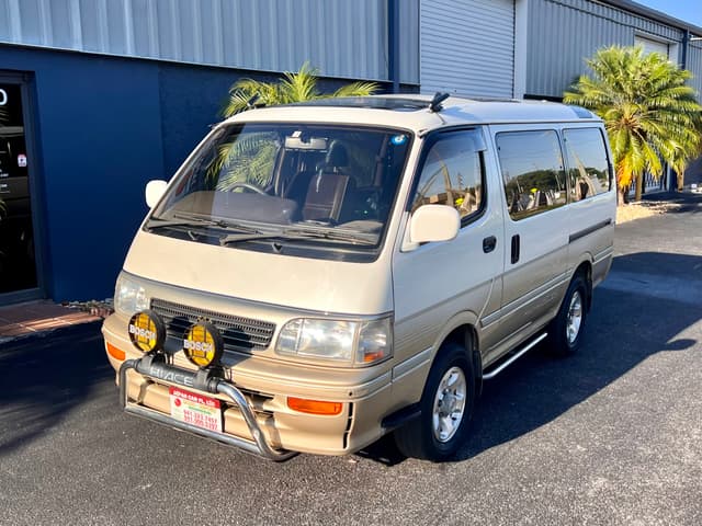 1994 Toyota HiAce JDM car for sale — photo 2 of 19