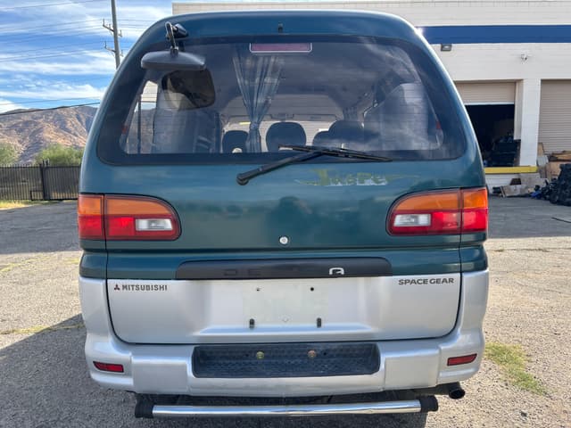 1996 Mitsubishi Delica JDM car for sale — photo 13 of 25