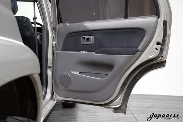1998 Toyota Hilux Surf JDM car for sale — photo 21 of 25