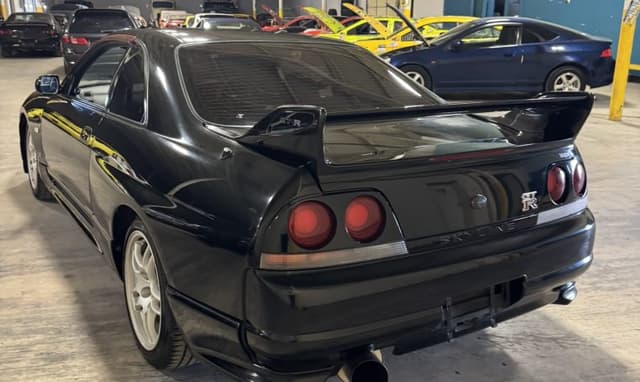 1995 Nissan Skyline JDM car for sale — photo 17 of 25