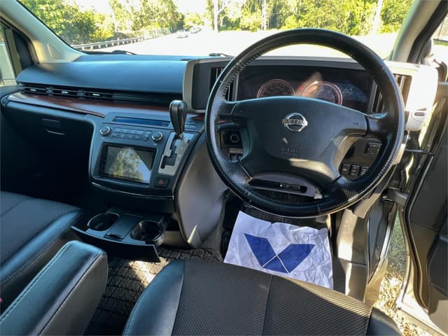 2005 Nissan Elgrand JDM car for sale — photo 12 of 15
