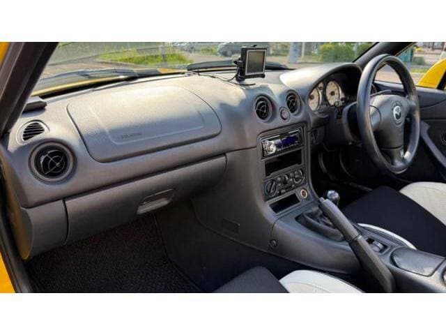 2001 Mazda Roadster (Eunos Roadster / MX-5) JDM car for sale — photo 8 of 20