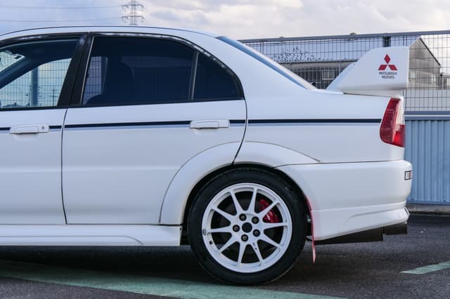 2000 Mitsubishi Lancer Evolution JDM car for sale — photo 14 of 25