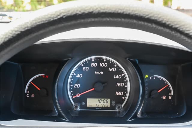 2011 Toyota HiAce JDM car for sale — photo 21 of 23