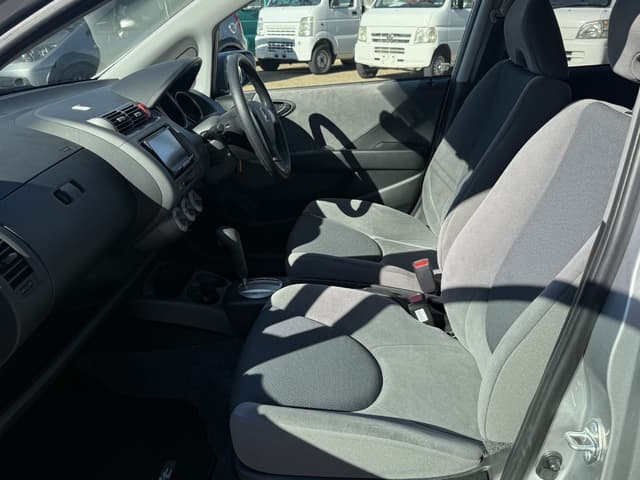 2005 Honda Fit JDM car for sale — photo 6 of 10