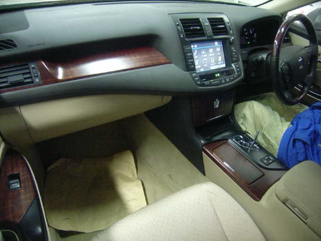 2008 Toyota Crown JDM car for sale — photo 3 of 6