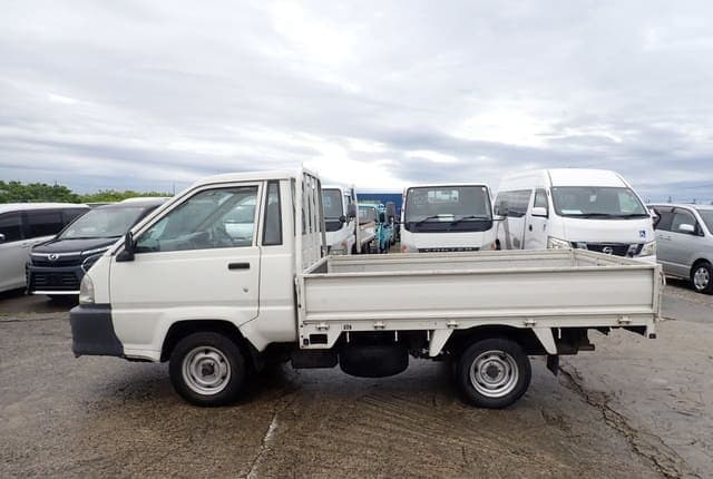 2002 Toyota Townace JDM car for sale — photo 2 of 25