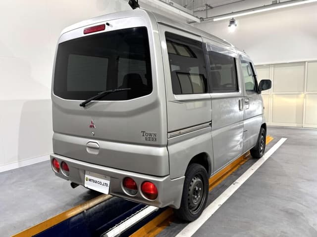 2000 Mitsubishi Town Box JDM car for sale — photo 5 of 25