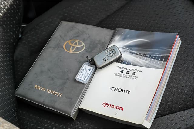 2010 Toyota Crown JDM car for sale — photo 22 of 22