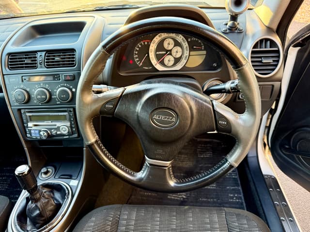 2000 Toyota Altezza JDM car for sale — photo 16 of 25