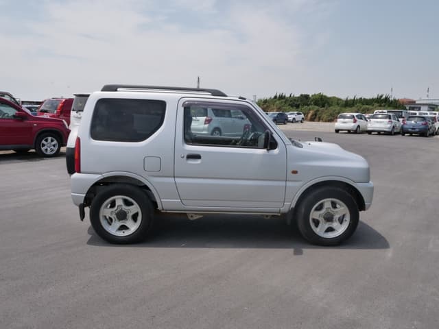 1999 Suzuki Jimny JDM car for sale — photo 4 of 25