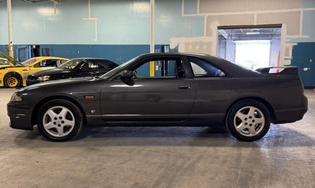 1994 Nissan Skyline JDM car for sale — photo 16 of 25
