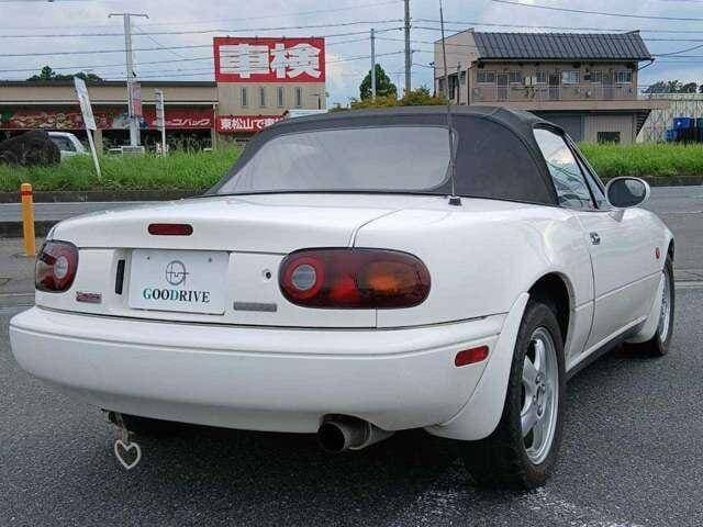 1995 Mazda Roadster (Eunos Roadster / MX-5) JDM car for sale — photo 2 of 3