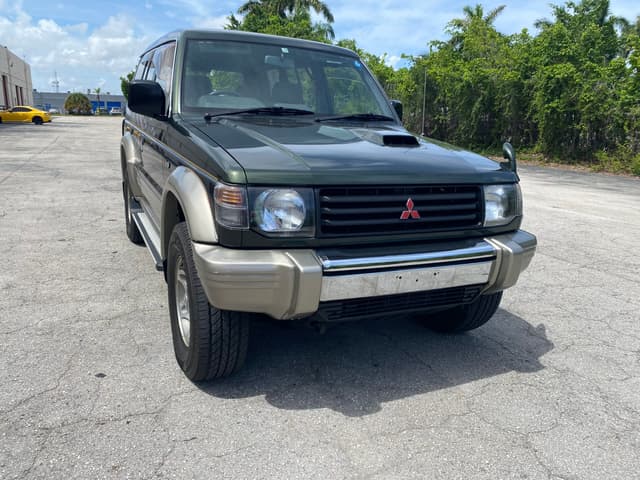 1997 Mitsubishi Pajero JDM car for sale — photo 10 of 15
