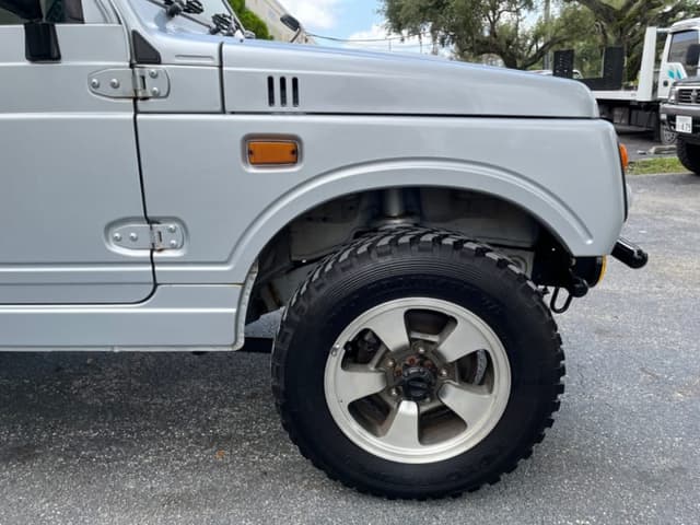 1997 Suzuki Jimny JDM car for sale — photo 9 of 17