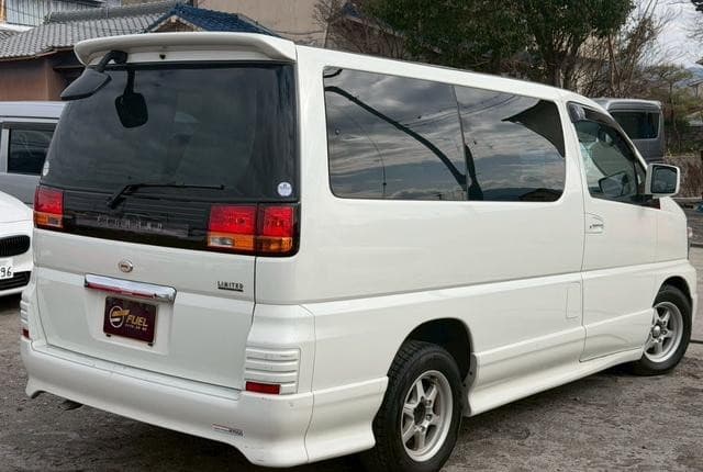2001 Nissan Elgrand JDM car for sale — photo 4 of 25