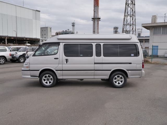 2001 Toyota HiAce JDM car for sale — photo 8 of 25