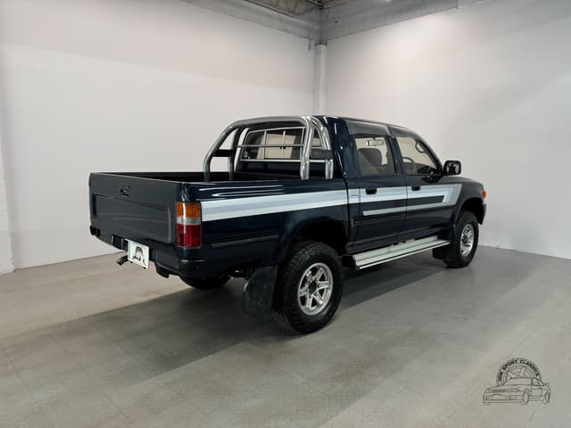 1993 Toyota Hilux JDM car for sale — photo 14 of 25