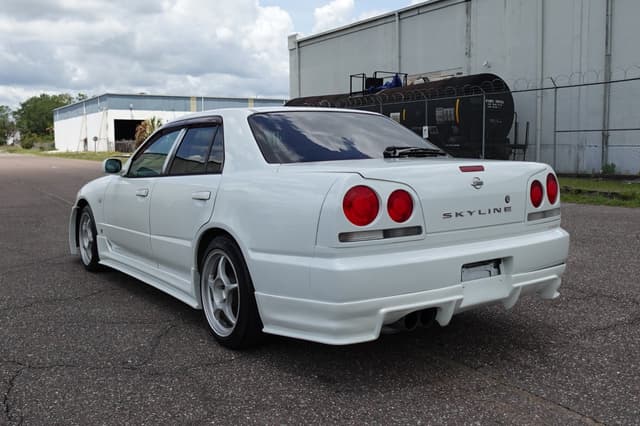1998 Nissan Skyline JDM car for sale — photo 10 of 19