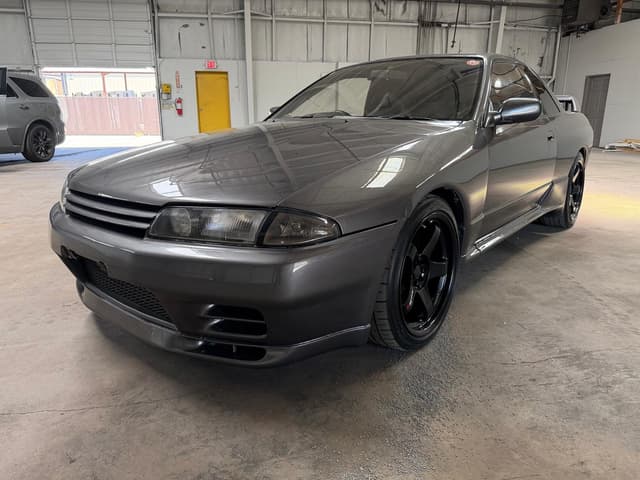 1991 Nissan Skyline JDM car for sale — photo 8 of 15